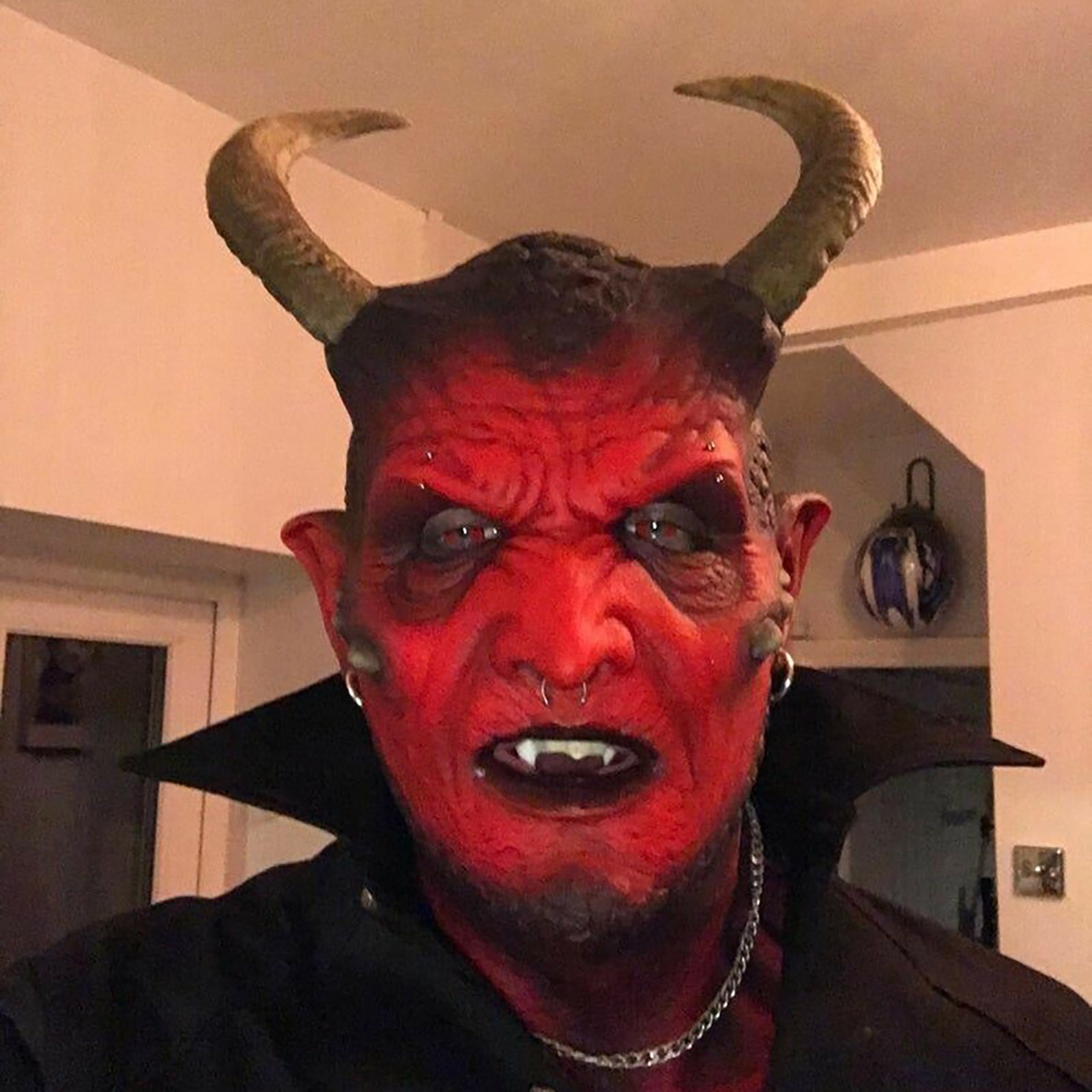 Kari-Demon maschera in lattice - Prank Toys recensione e prezzo